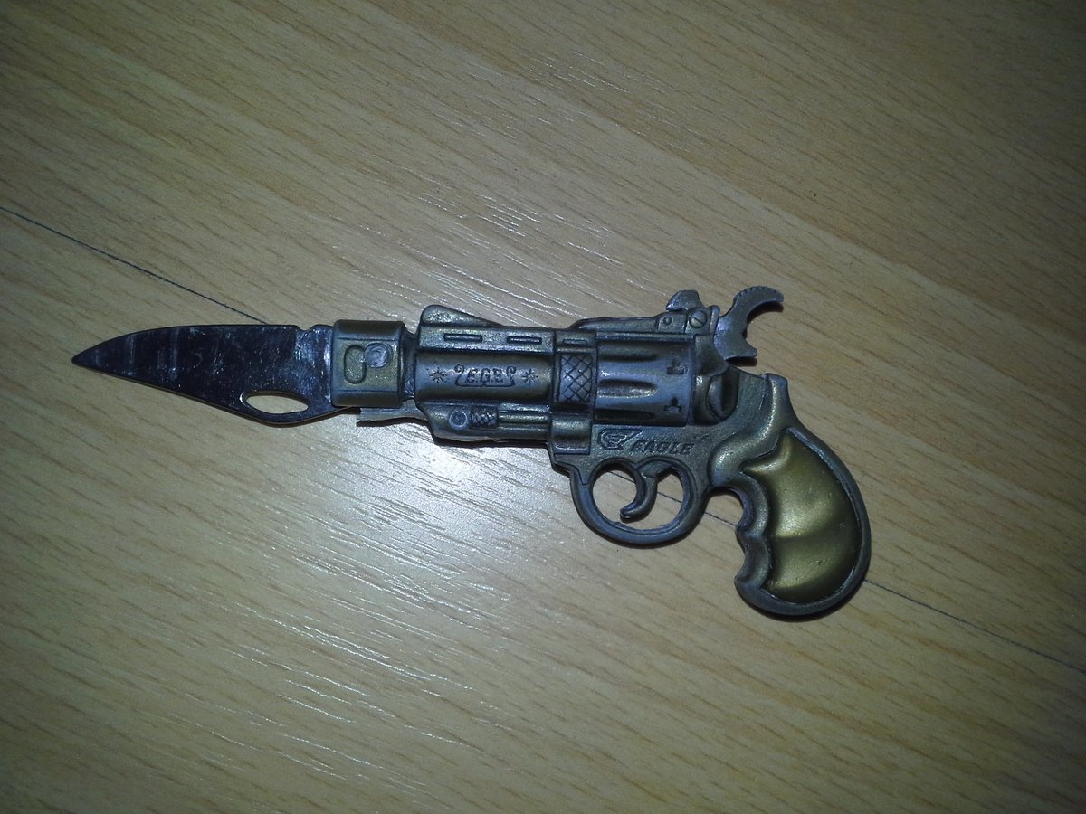 zajímavý pistolkonůž