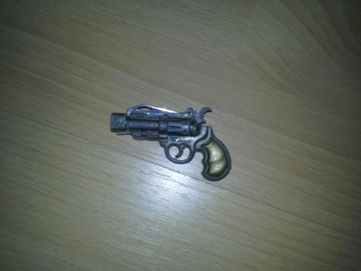 zajímavý pistolkonůž